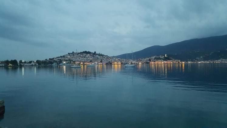 Апартаменты Sunray Studio In Poros Порос Экстерьер фото